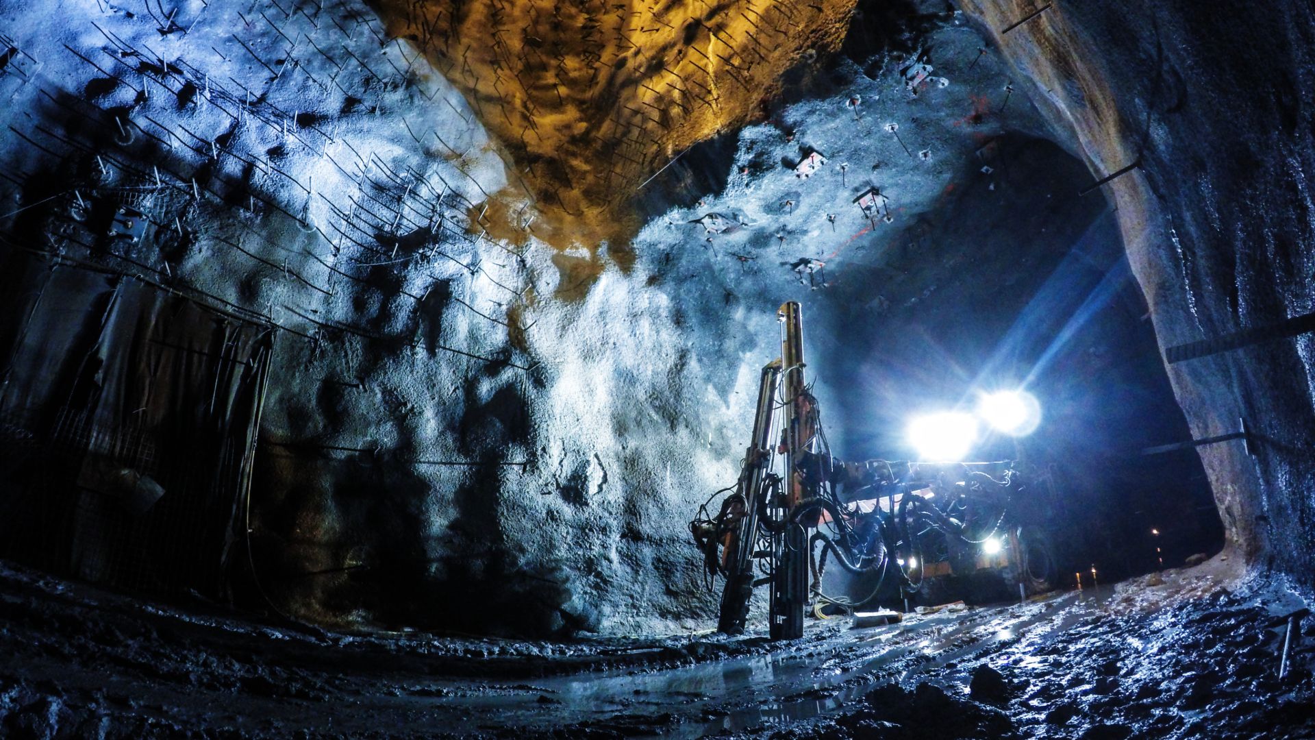 Narva Tremor Work Lamps in Mining Environment